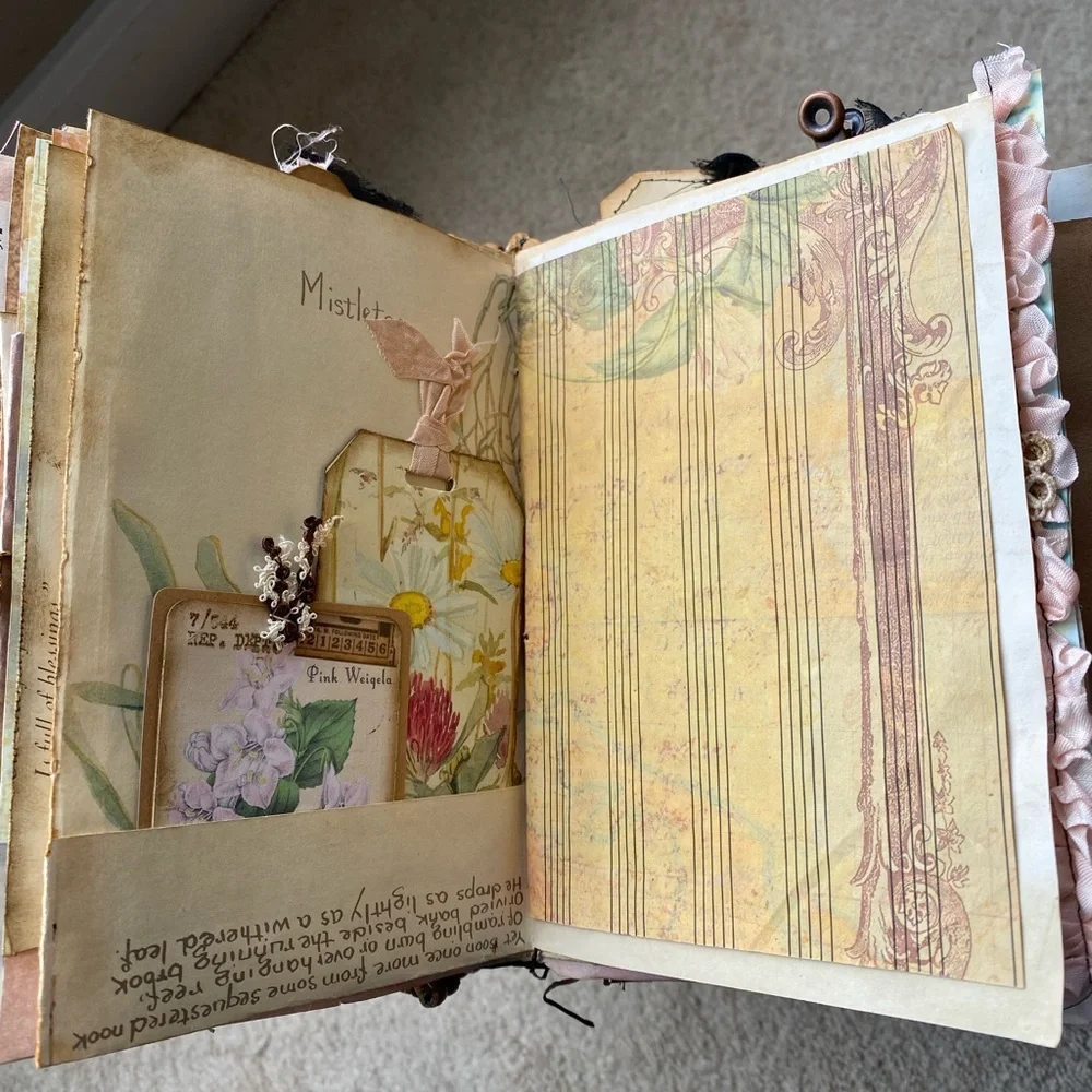 🆕 Handmade Travelers Notebook Junk Journal - Diary of an Edwardian Lady